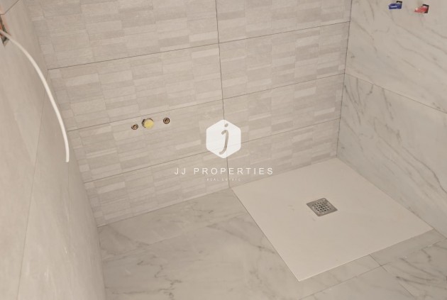 Resale - Chalet -
Torrevieja - aguas nuevas