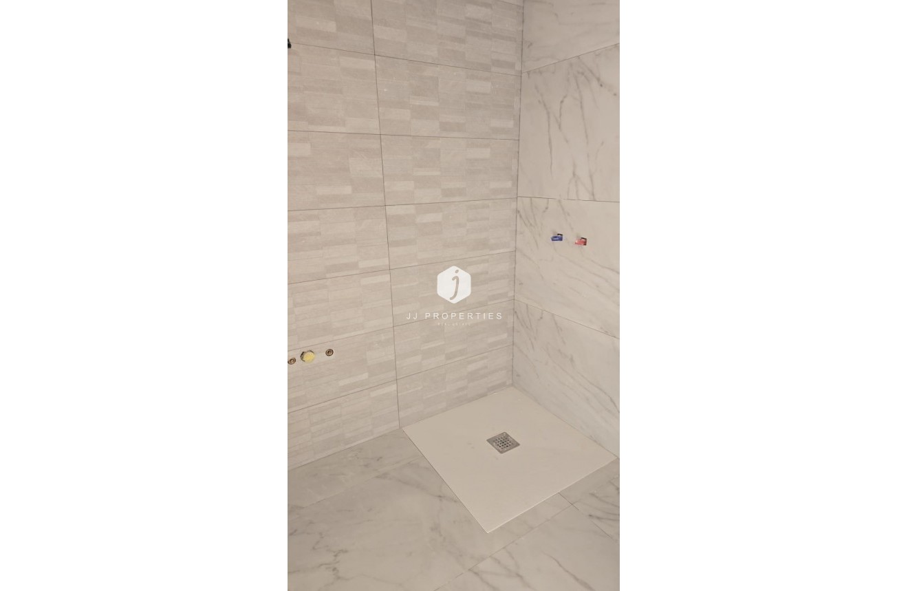 Resale - Chalet -
Torrevieja - aguas nuevas