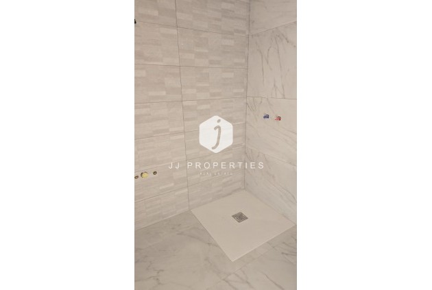 Resale - Chalet -
Torrevieja - aguas nuevas