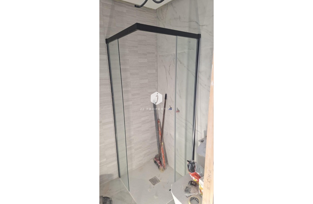 Resale - Chalet -
Torrevieja - aguas nuevas