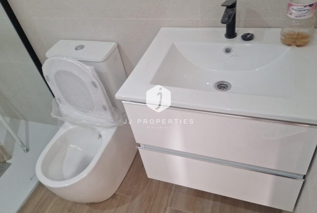 Resale - Chalet -
Torrevieja - aguas nuevas