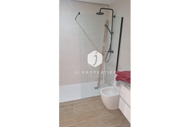 Resale - Chalet -
Torrevieja - aguas nuevas