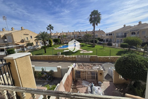 Resale - Chalet -
Torrevieja - aguas nuevas