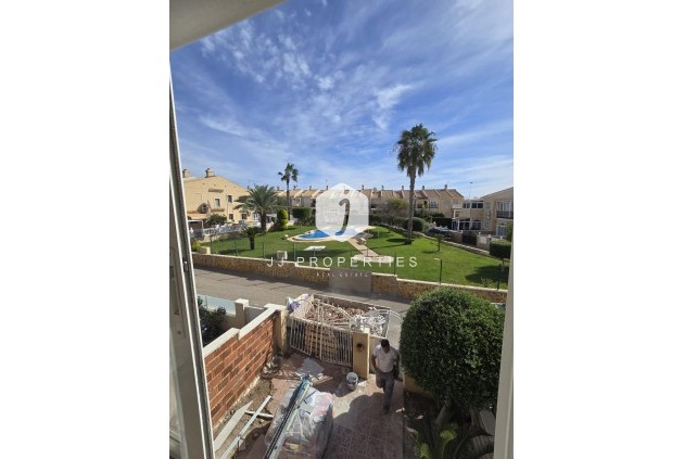 Resale - Chalet -
Torrevieja - aguas nuevas