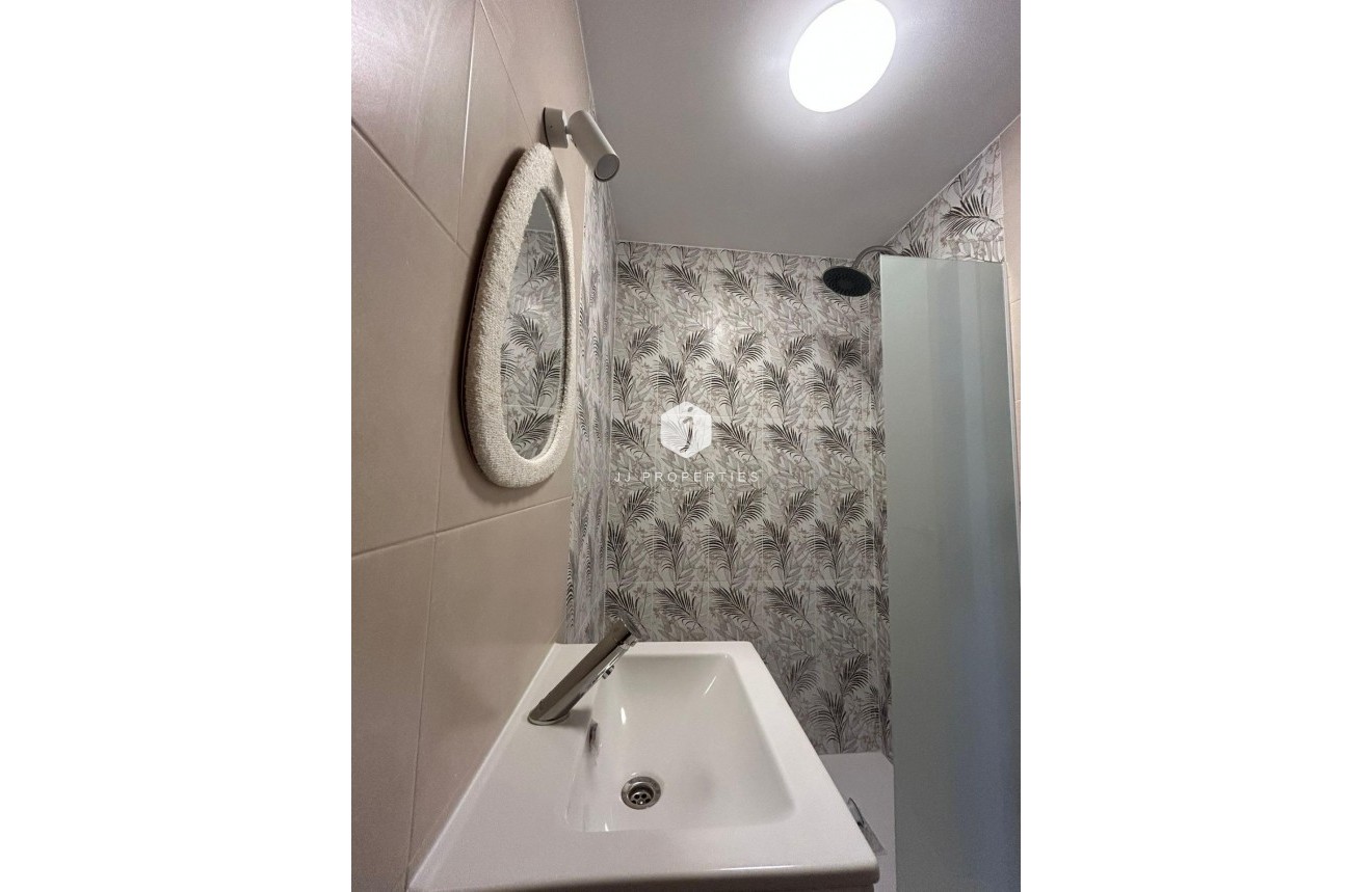 Resale - Apartment / flat -
Torrevieja