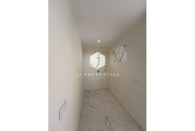 Resale - Apartment / flat -
Torrevieja