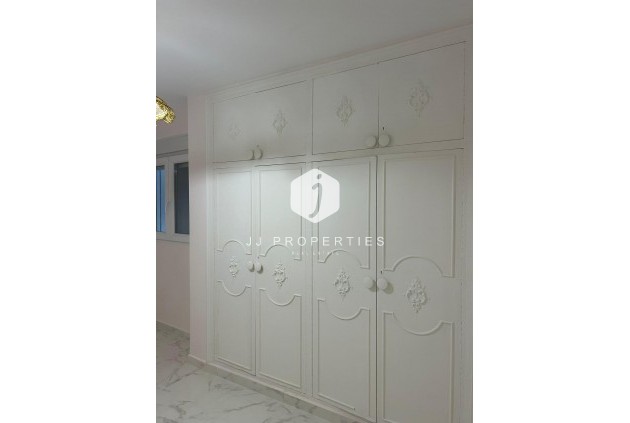 Resale - Apartment / flat -
Torrevieja