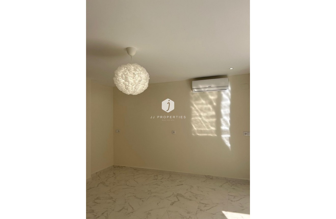 Resale - Apartment / flat -
Torrevieja