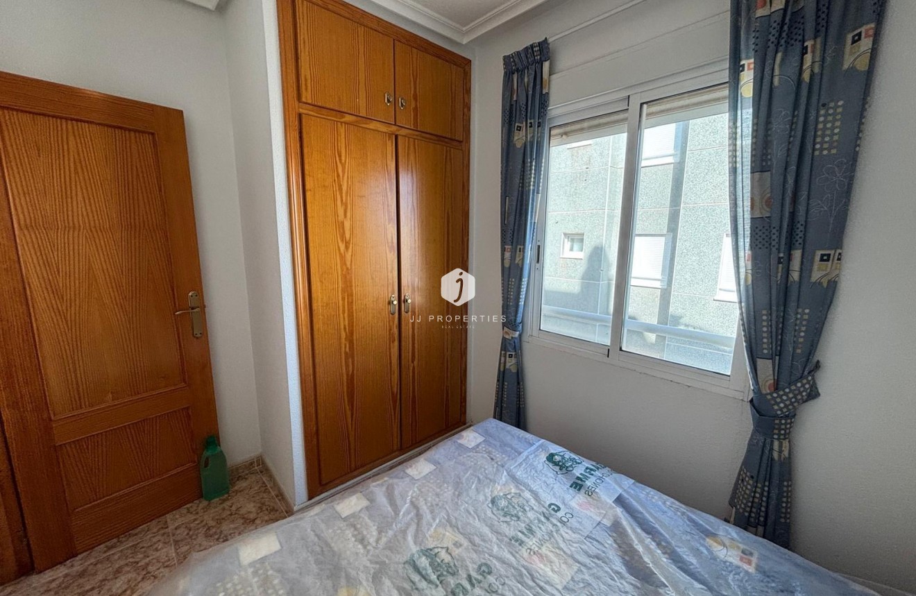 Resale - Apartment / flat -
Torrevieja - Playa del Cura