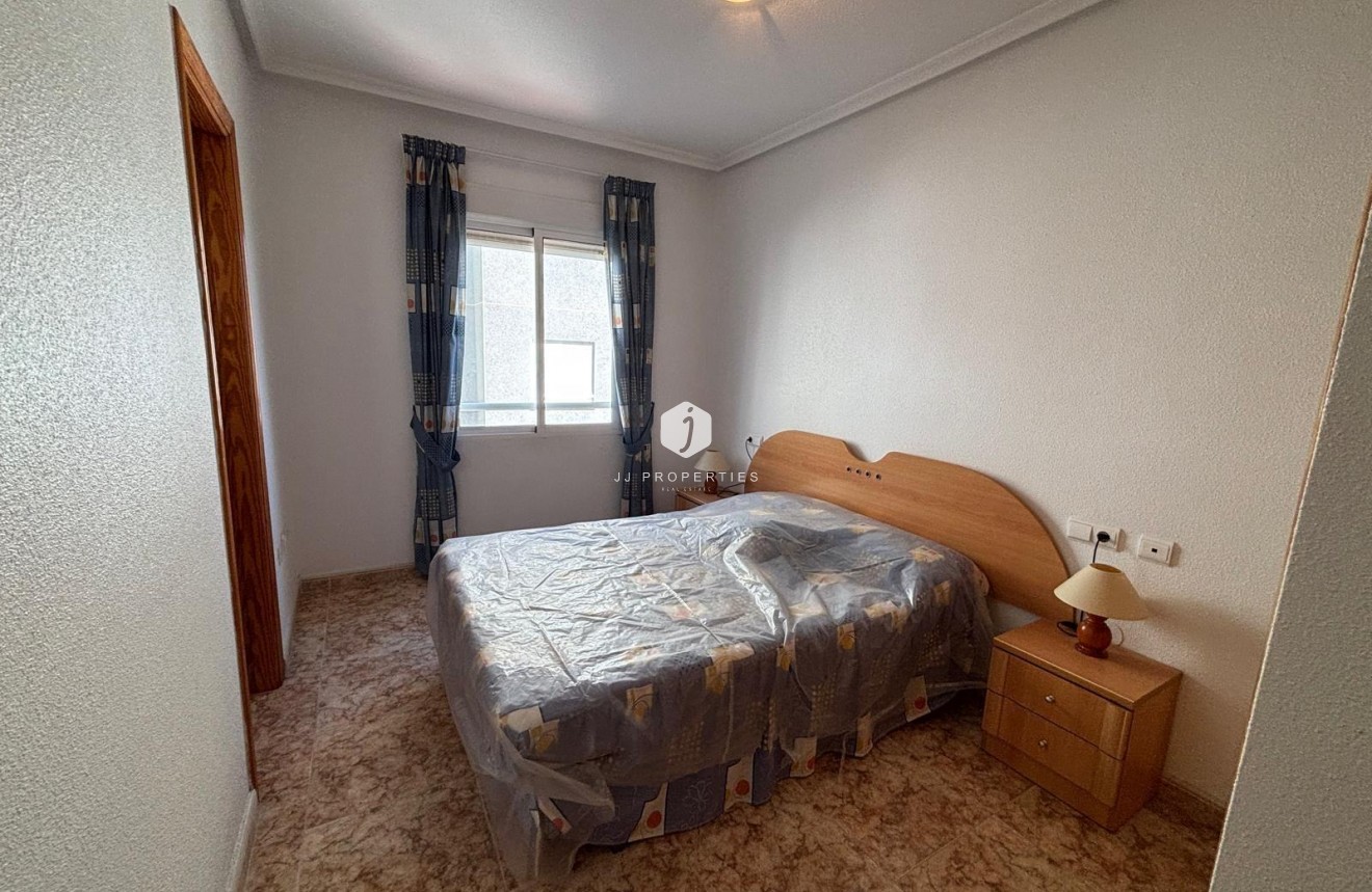 Resale - Apartment / flat -
Torrevieja - Playa del Cura
