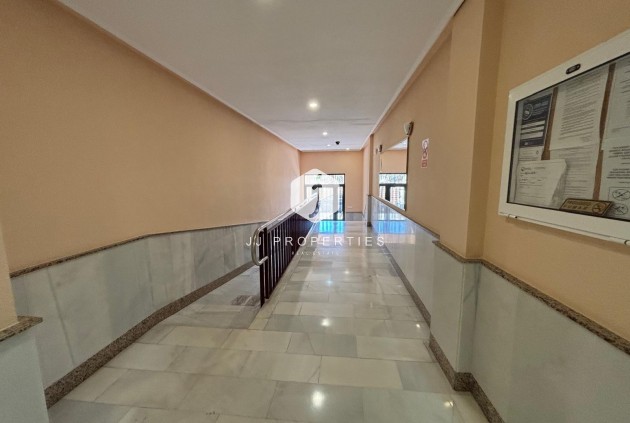 Resale - Apartment / flat -
Torrevieja - Playa del Cura