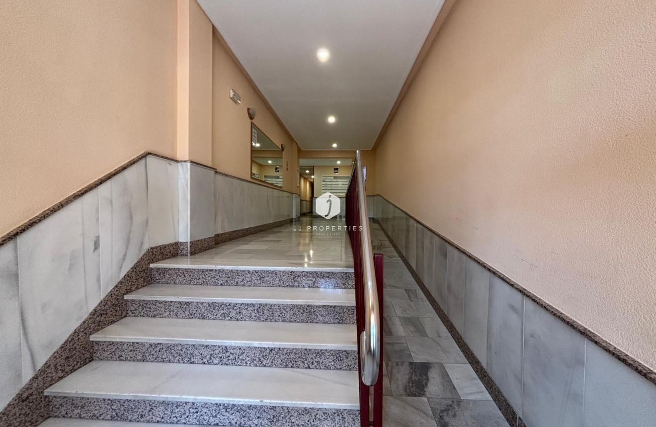 Resale - Apartment / flat -
Torrevieja - Playa del Cura