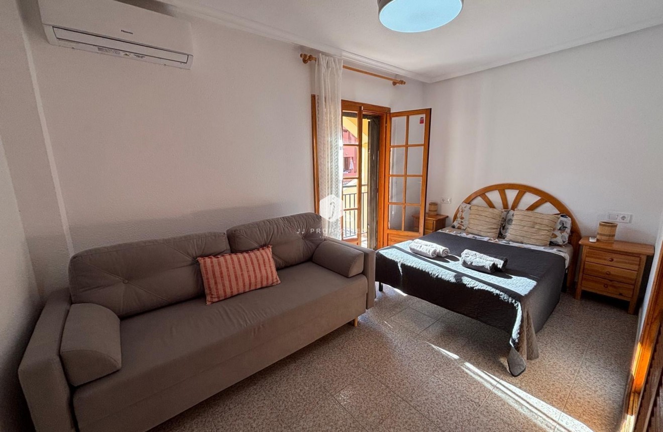 Resale - Apartment / flat -
Torrevieja - Los Frutales