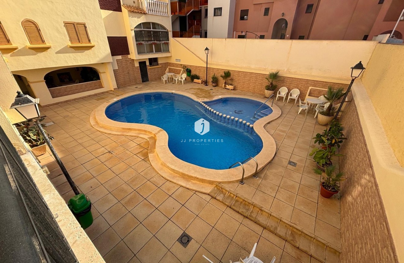 Resale - Apartment / flat -
Torrevieja - Los Frutales