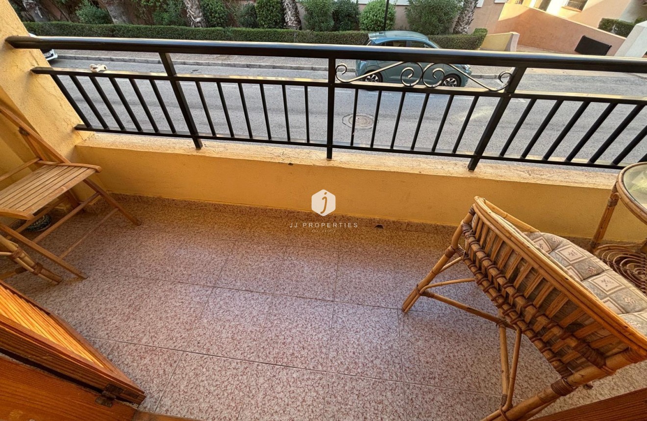 Resale - Apartment / flat -
Torrevieja - Los Frutales