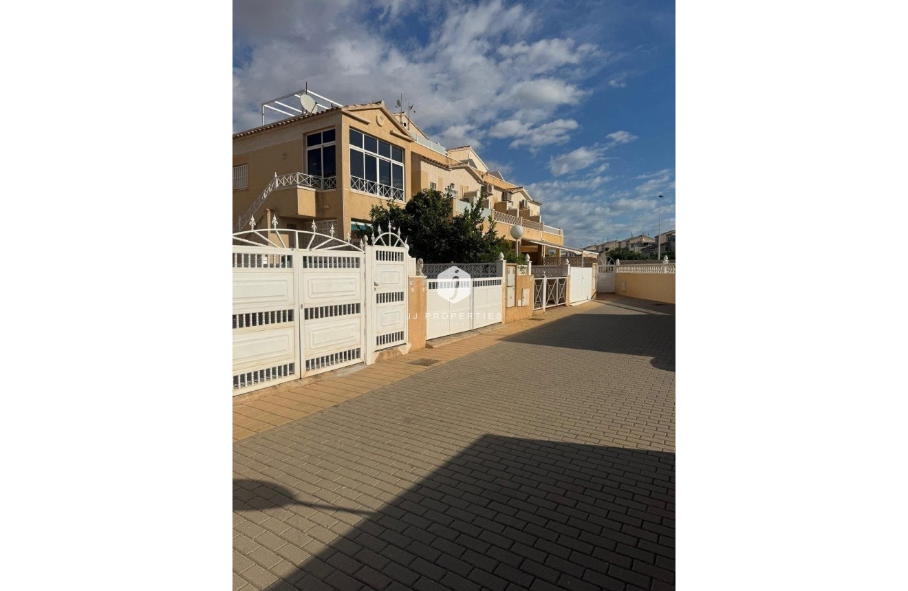 Resale - Duplex -
Torrevieja - Torreblanca