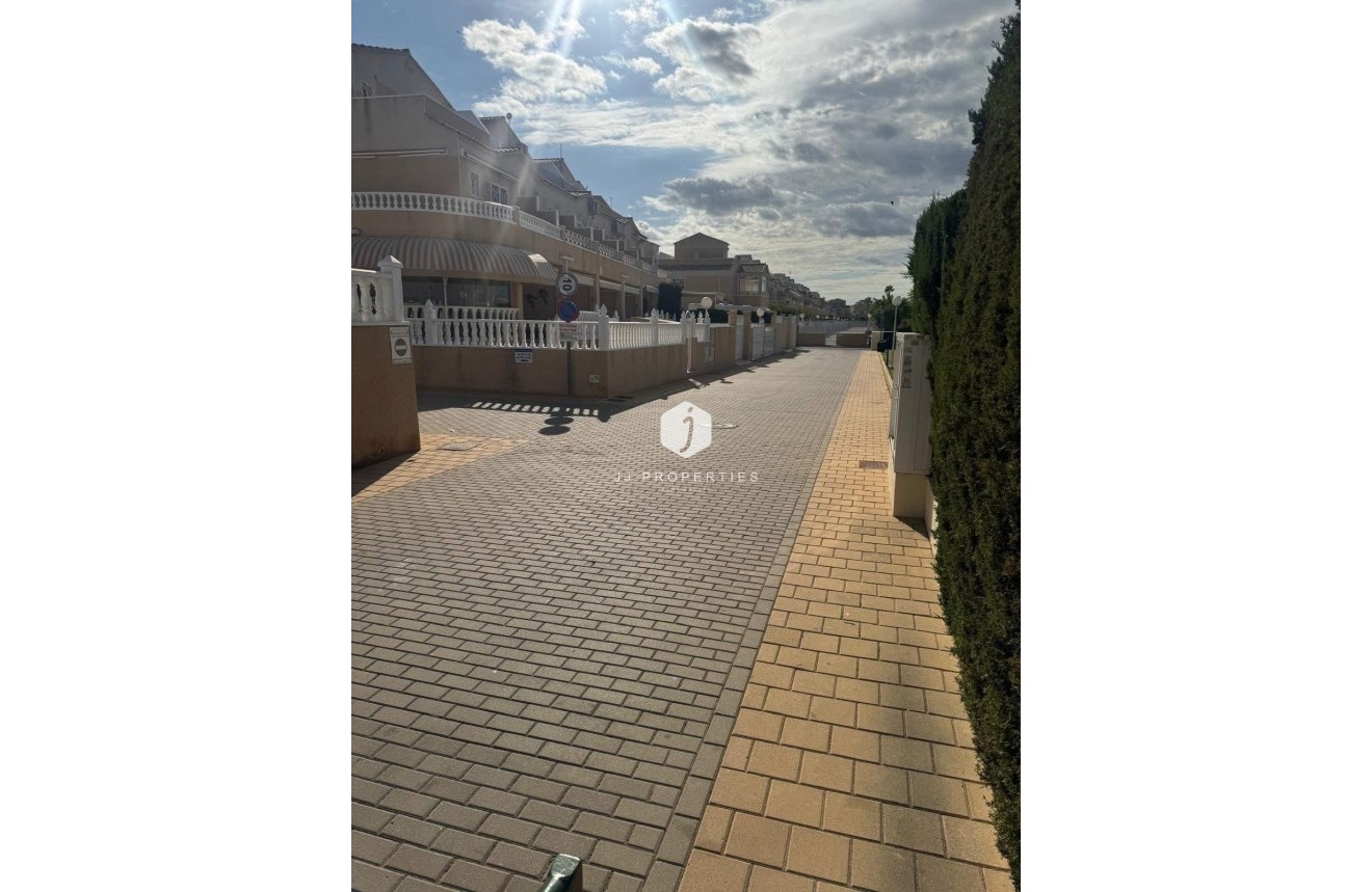Resale - Duplex -
Torrevieja - Torreblanca