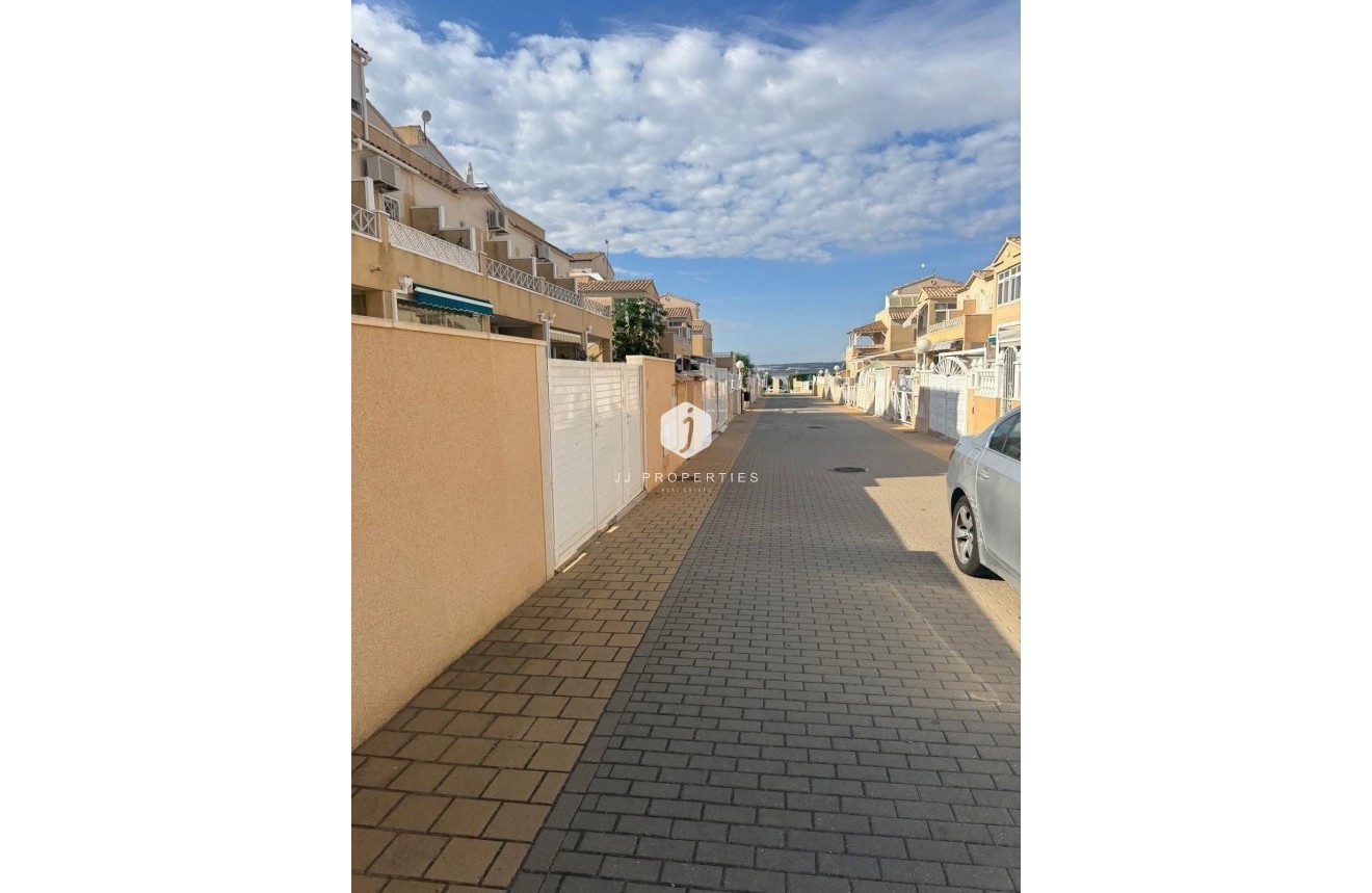 Resale - Duplex -
Torrevieja - Torreblanca