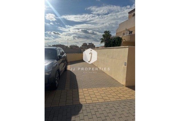 Resale - Duplex -
Torrevieja - Torreblanca
