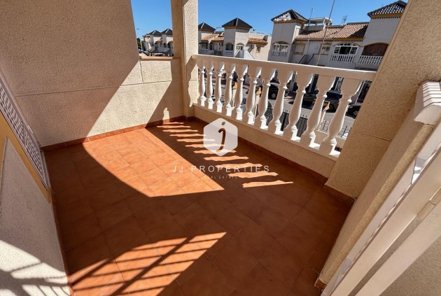 Resale - Bungalow -
Torrevieja