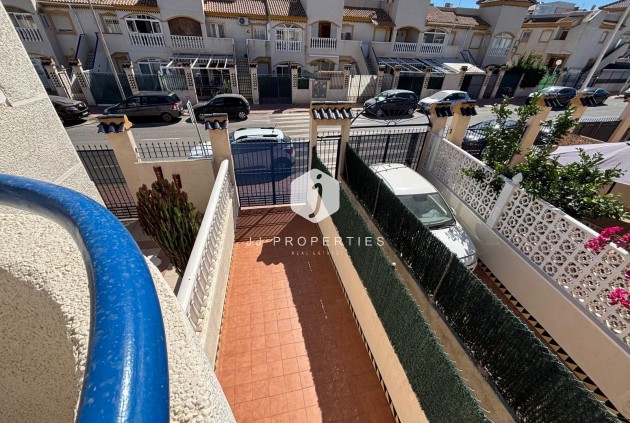 Resale - Bungalow -
Torrevieja
