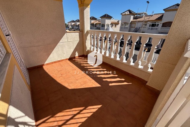 Resale - Bungalow -
Torrevieja