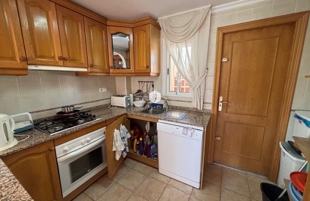 Resale - Bungalow -
Torrevieja