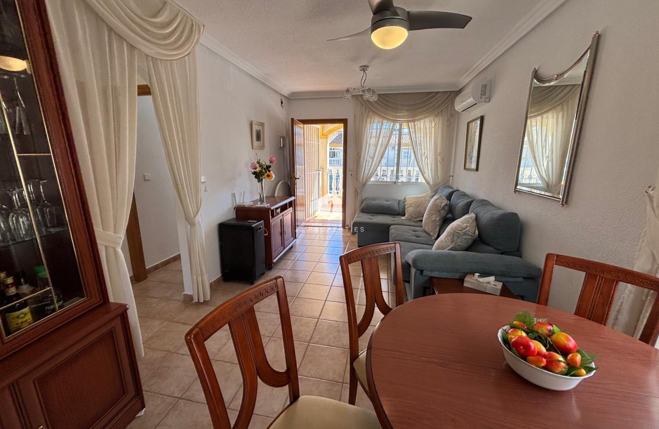 Resale - Bungalow -
Torrevieja