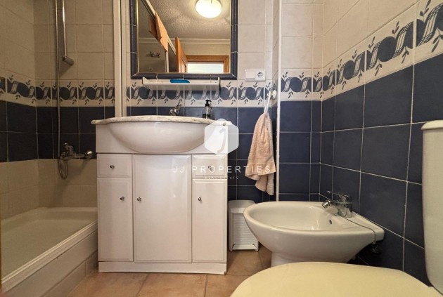 Resale - Bungalow -
Torrevieja