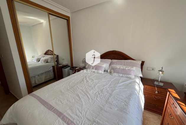 Resale - Bungalow -
Torrevieja