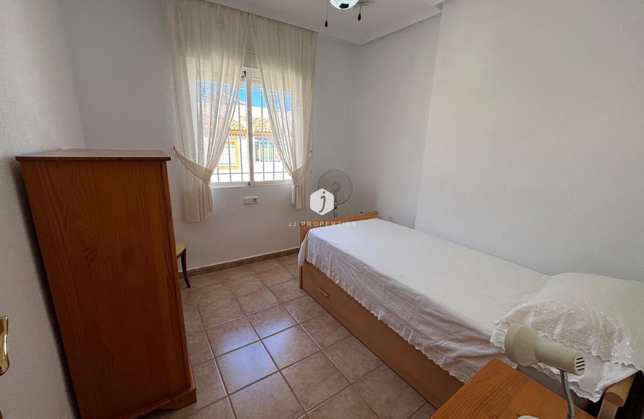 Resale - Bungalow -
Torrevieja