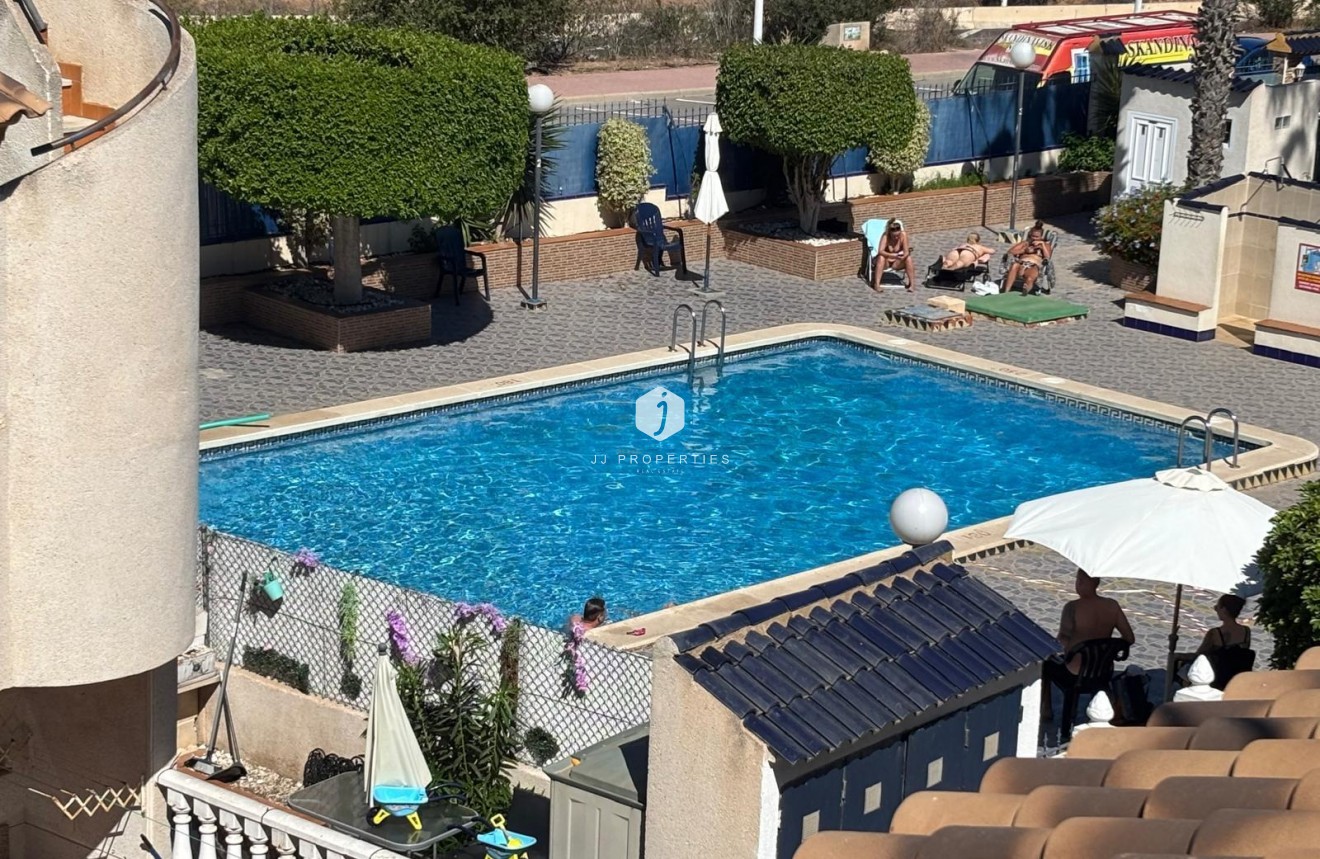 Resale - Bungalow -
Torrevieja