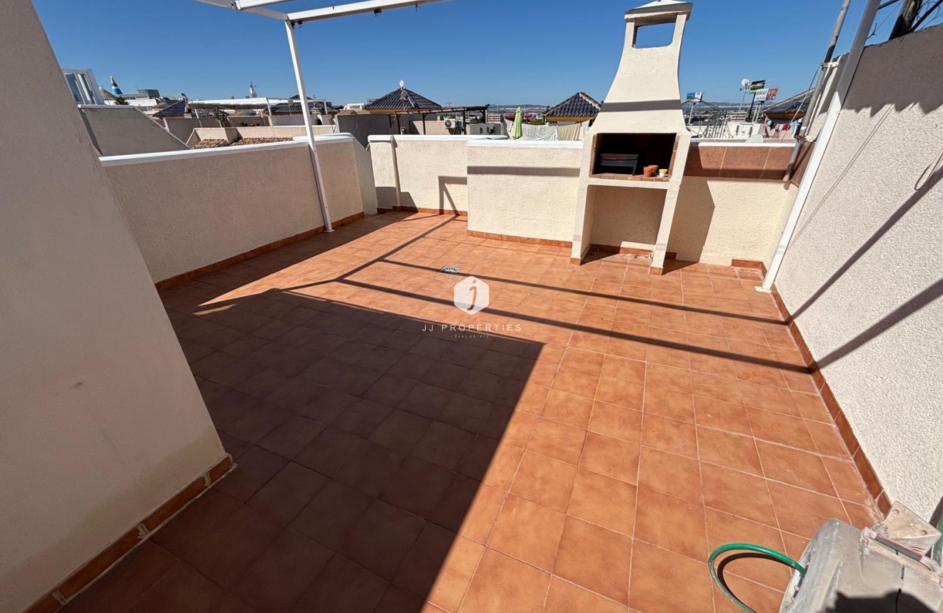 Resale - Bungalow -
Torrevieja
