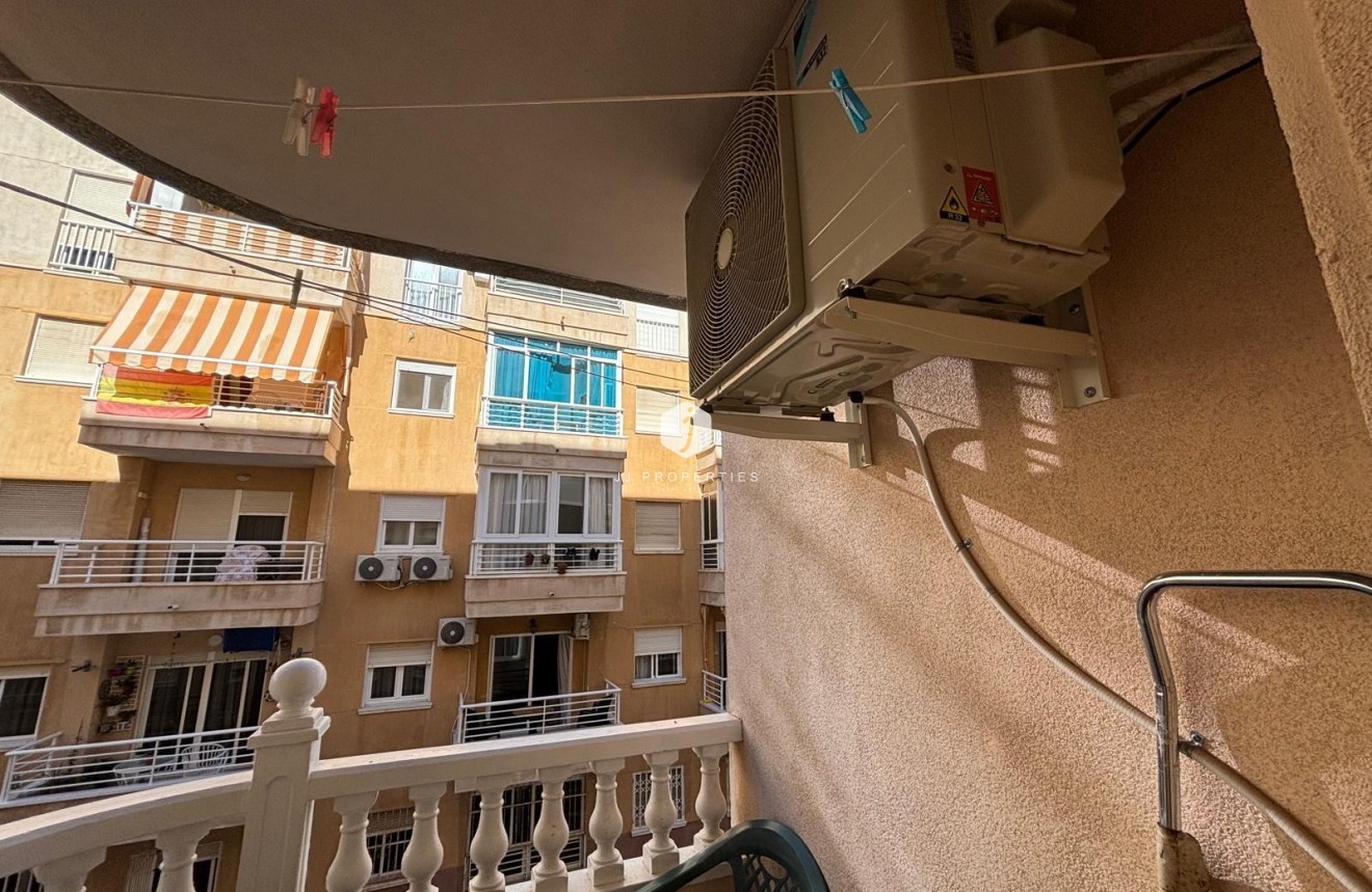 Resale - Apartment / flat -
Torrevieja - Playa del Cura