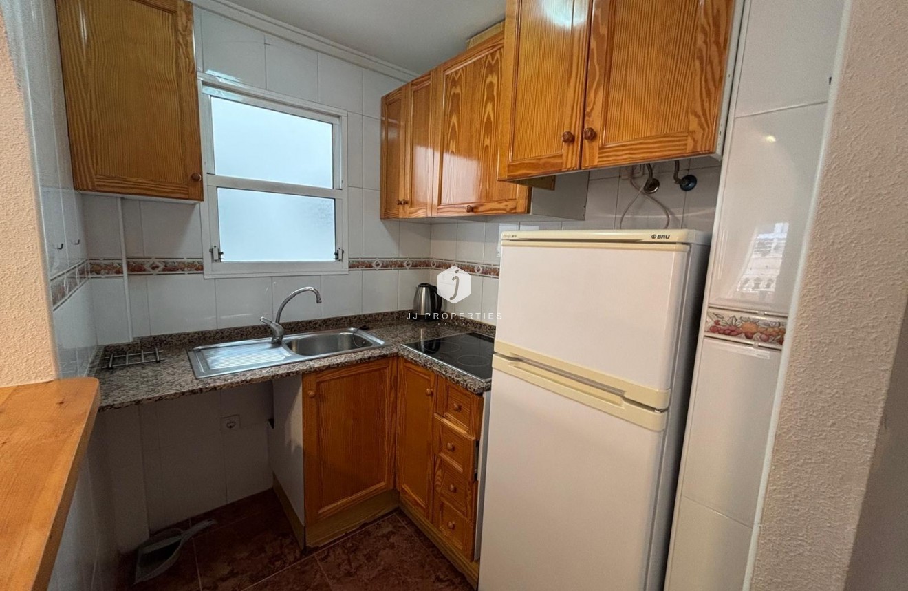 Resale - Apartment / flat -
Torrevieja - Playa del Cura