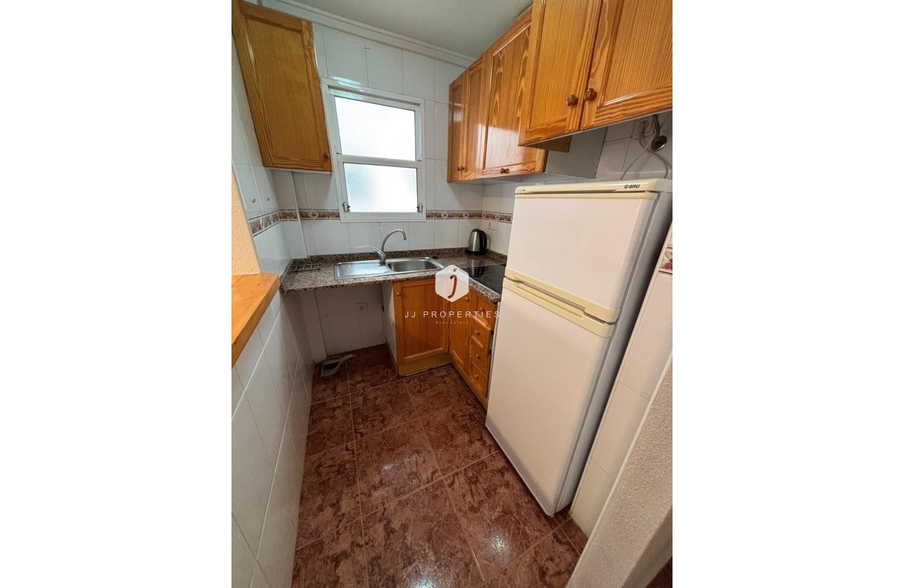 Resale - Apartment / flat -
Torrevieja - Playa del Cura