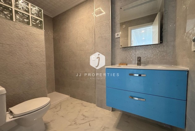 Resale - Penthouse -
Torrevieja - Acequion