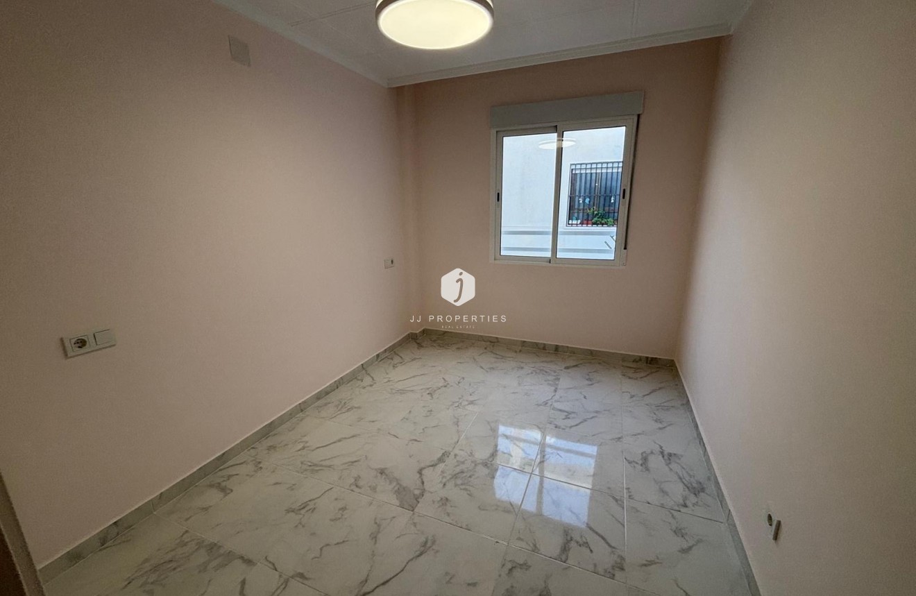 Resale - Penthouse -
Torrevieja - Acequion