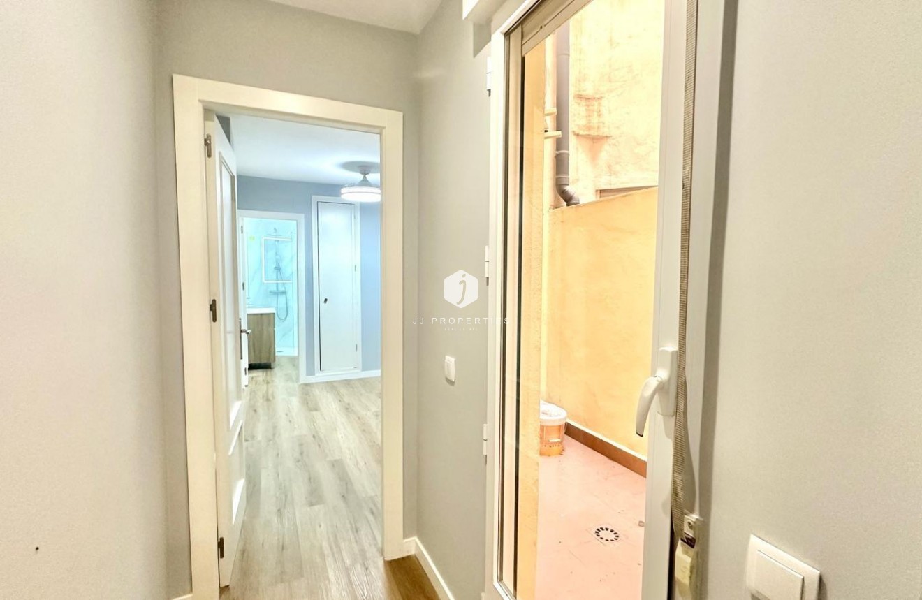 Resale - Apartment / flat -
Torrevieja - La Mata Pueblo