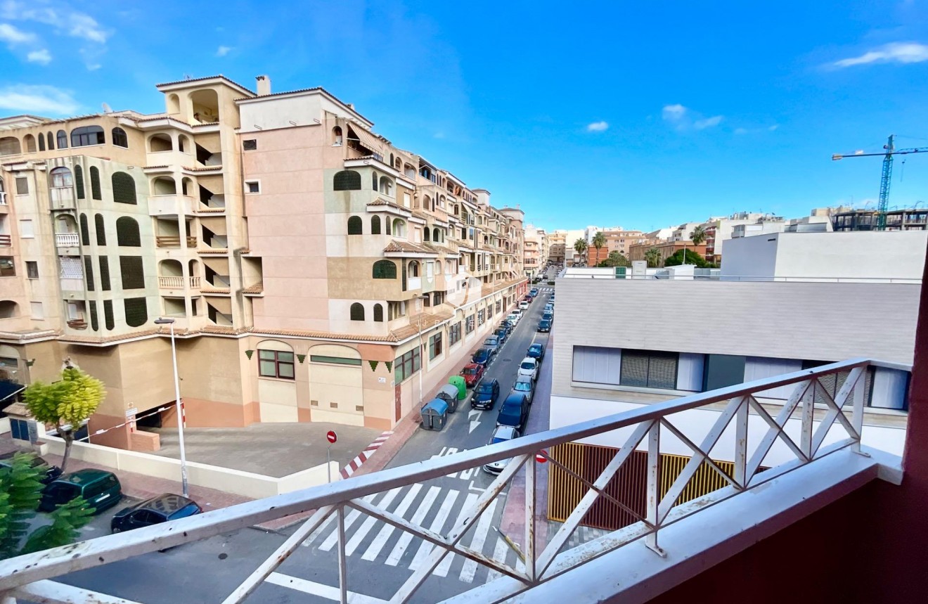 Resale - Apartment / flat -
Torrevieja - PARQUE DE LAS NACIONES