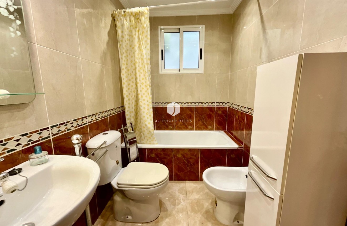 Resale - Apartment / flat -
Torrevieja - PARQUE DE LAS NACIONES