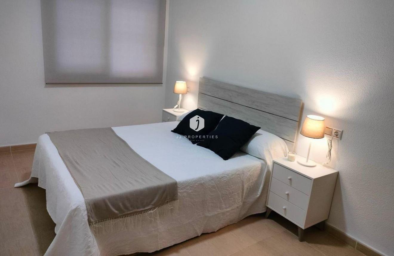 Resale - Apartment / flat -
Torrevieja - Playa de los Locos