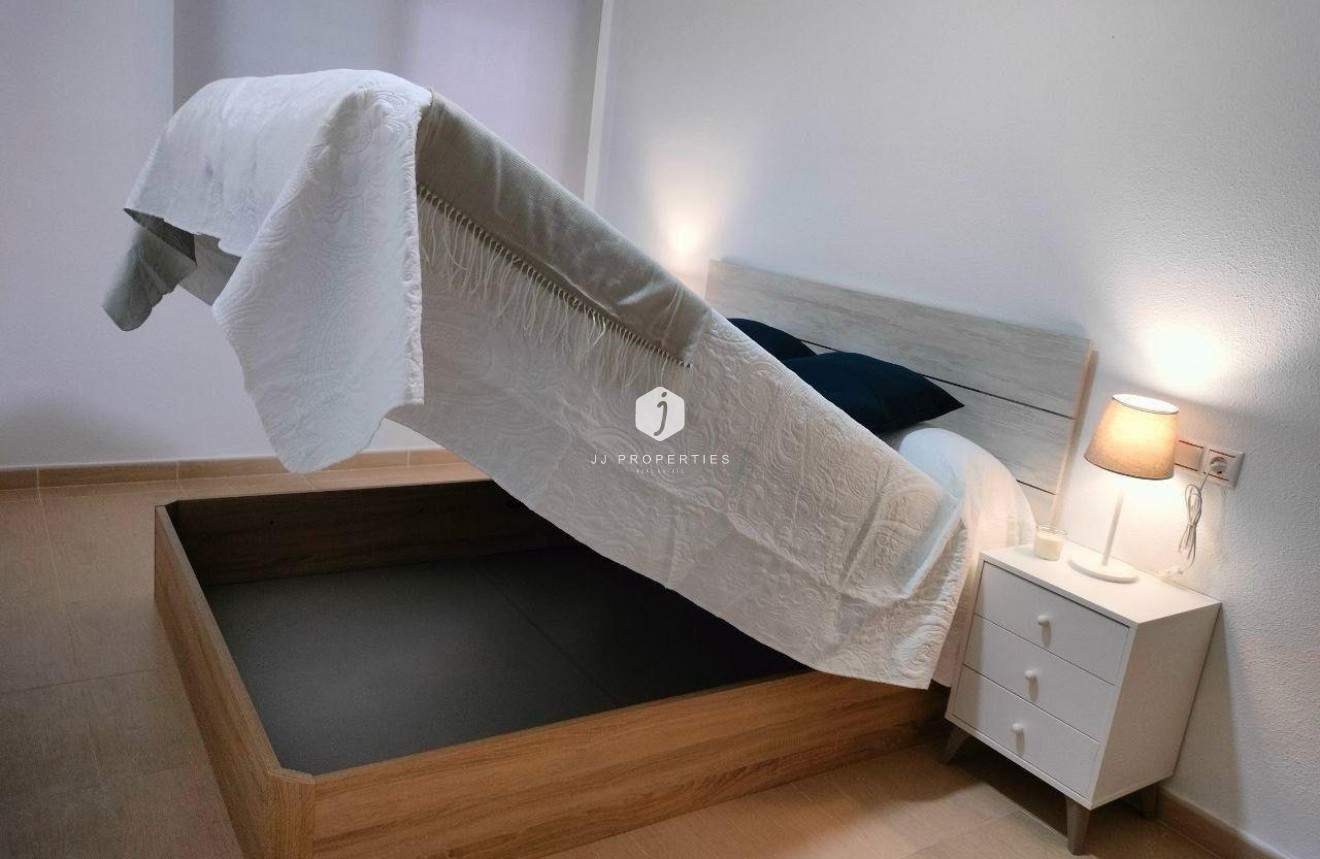 Resale - Apartment / flat -
Torrevieja - Playa de los Locos