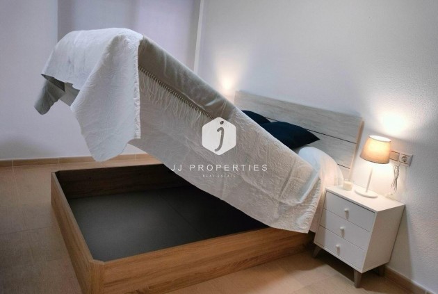 Resale - Apartment / flat -
Torrevieja - Playa de los Locos