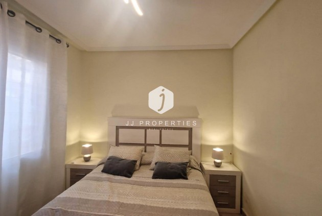 Resale - Chalet -
Torrevieja - Torreblanca