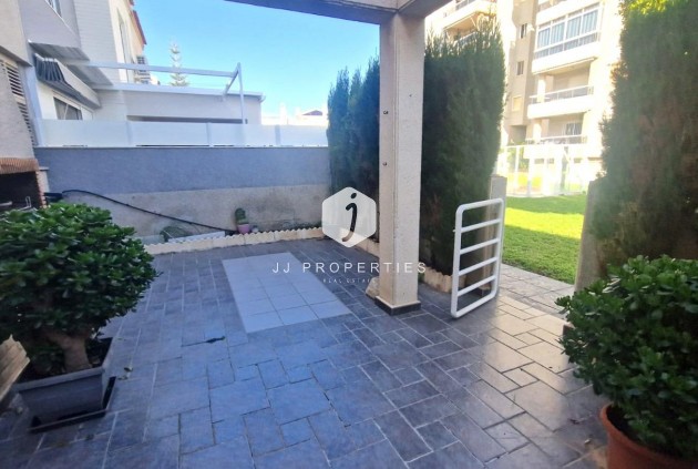 Resale - Chalet -
Torrevieja - Torreblanca
