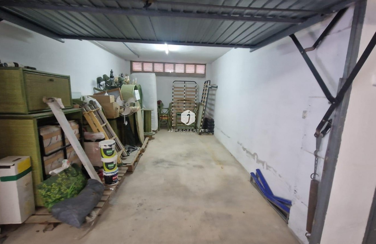 Resale - Chalet -
Torrevieja - Torreblanca