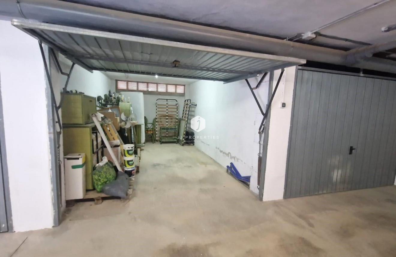 Resale - Chalet -
Torrevieja - Torreblanca