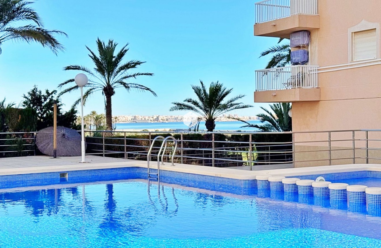 Resale - Apartment / flat -
Torrevieja - Costa Blanca
