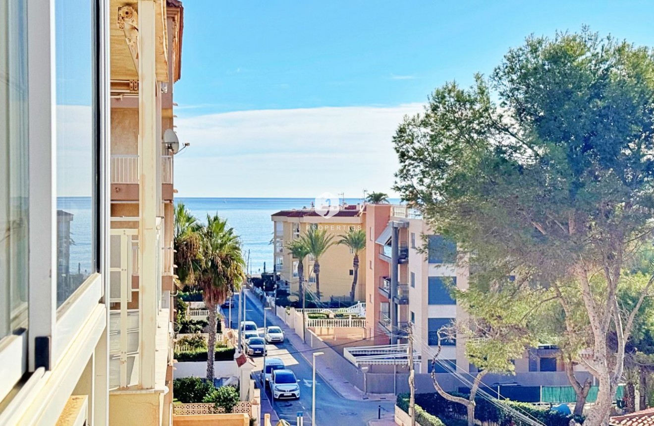 Resale - Apartment / flat -
Torrevieja - Costa Blanca